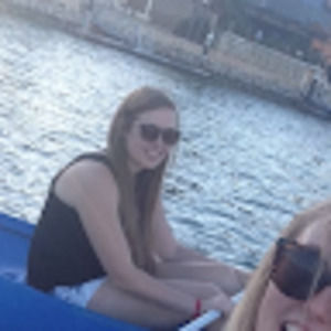 Meet your Posher, Chloe